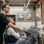 Cum funcționează un salon de barbering profesional din București