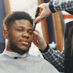 Ghidul complet pentru tunsori masculine cu părul creț
